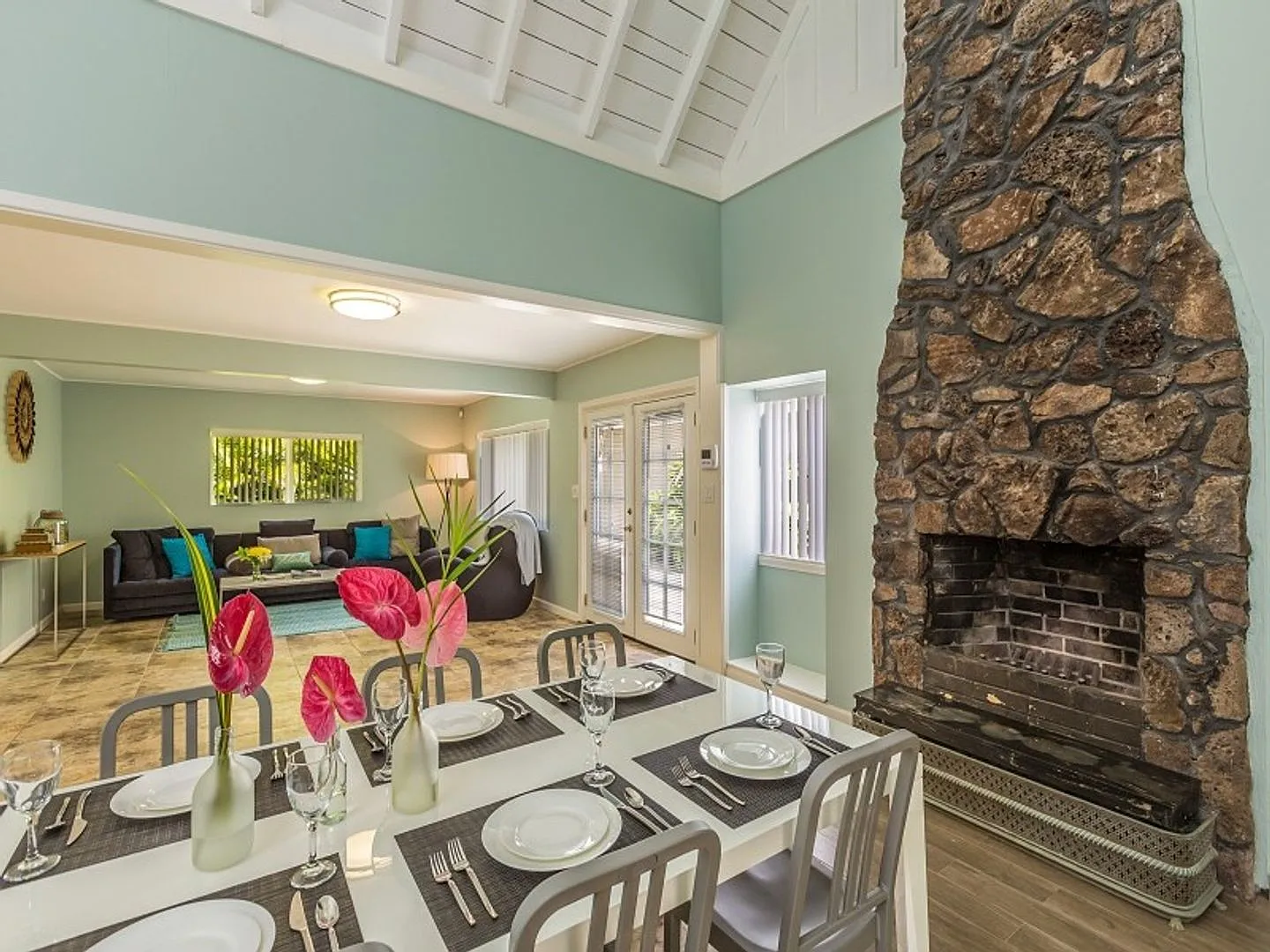 Historic Home+guest cottage in Kahala near the Beach w/Pool & AC: Ho'okipa Villa — Photo 3