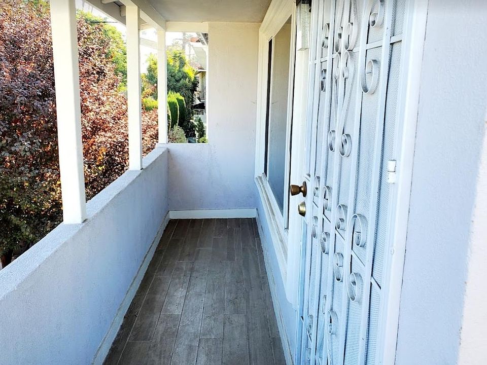 1st image of 4400 Victoria Park Pl