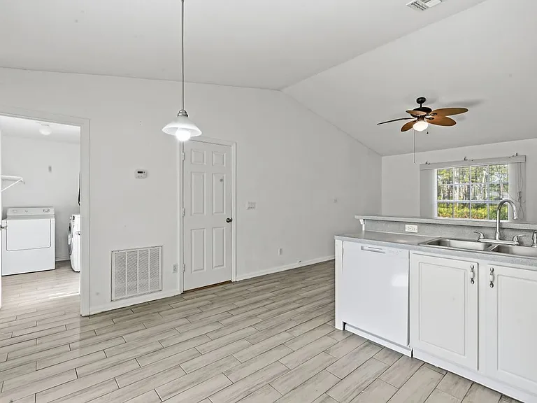 913 Canton Ave — Photo 28