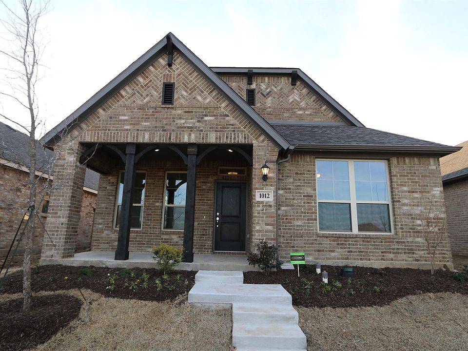 1st image of 1012 Western Hills Dr