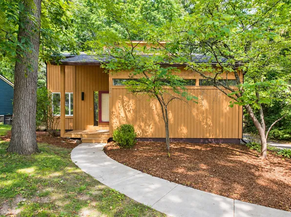 1044 Sunset Rd, Ann Arbor, MI 48103
