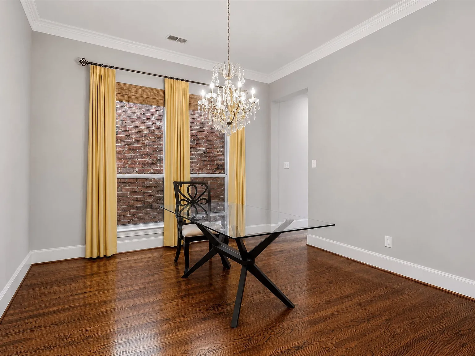 2 bed, 2.0 bath, 2354 sqft, $4,250 — Photo 3