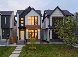 645 E 36th St SW, Calgary, AB T3C 1P8