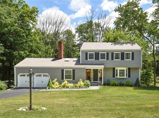 33 Frost Hill Rd, Trumbull, CT 06611