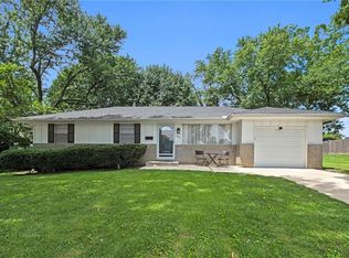 202 SW Yost Ave, Lees Summit, MO 64081