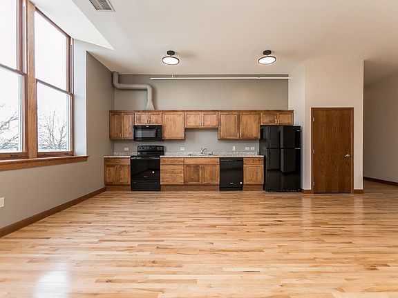 3rd image of 346 2nd Ave SW #212