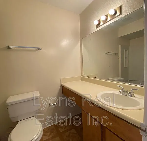 2855 Winkler Ave #124 — Photo 13