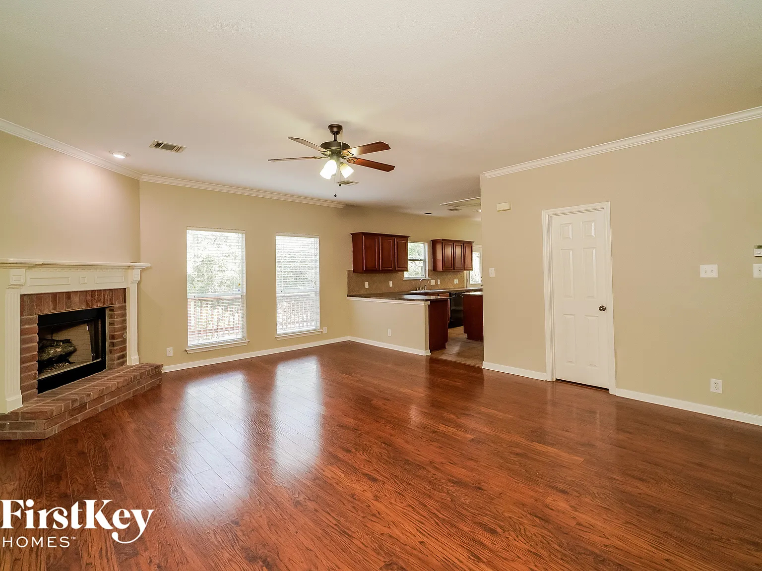 4 bed, 2.5 bath, 2670 sqft, $2,155 — Photo 4