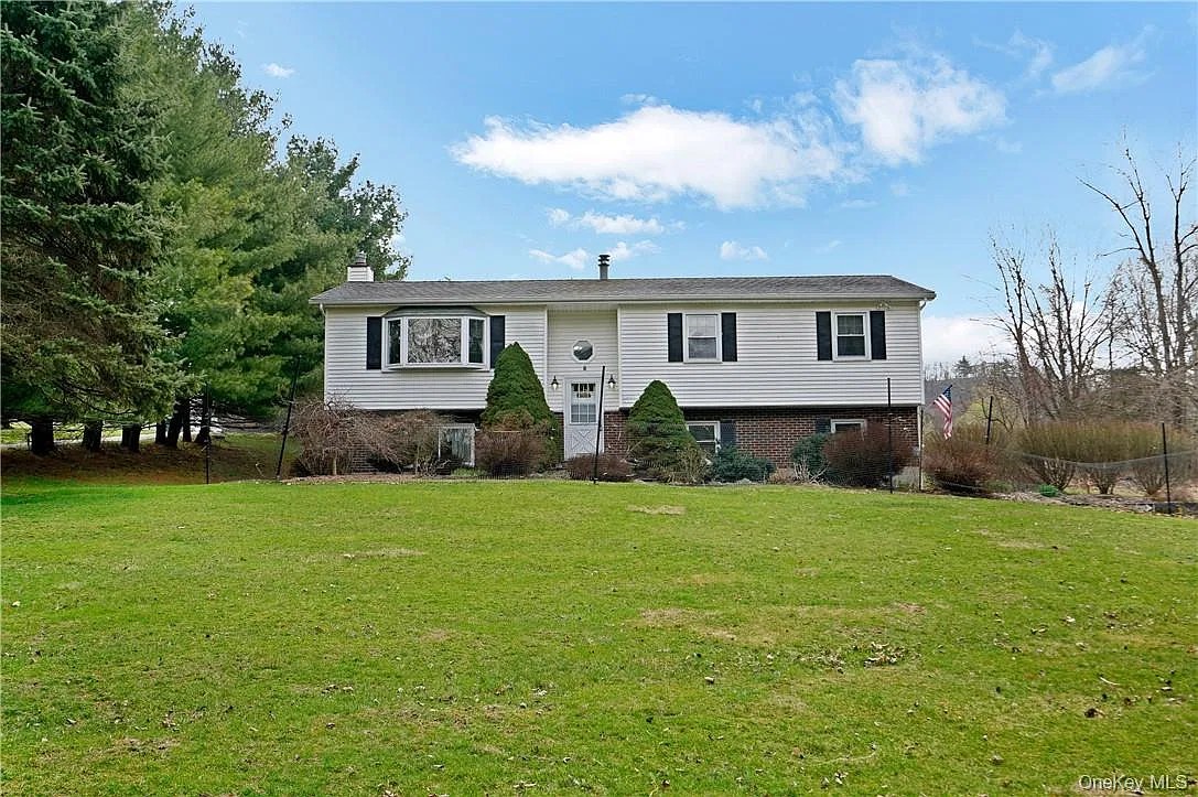 4 bed, 3.0 bath, 1850 sqft, $3,450 — Photo 2