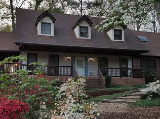 305 Waverly Hall Cir, Roswell, GA 30075