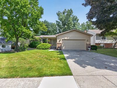 945 Devonshire Ct, Brighton, MI, 48116