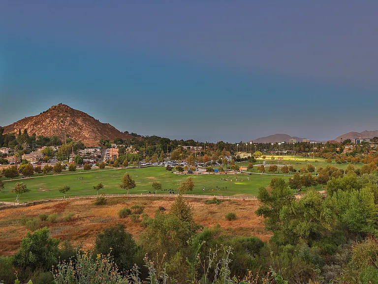 4835 Cliffside Dr — Photo 59