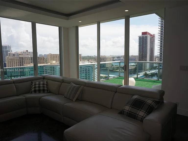 4001 S Ocean Dr #1 — Photo 10