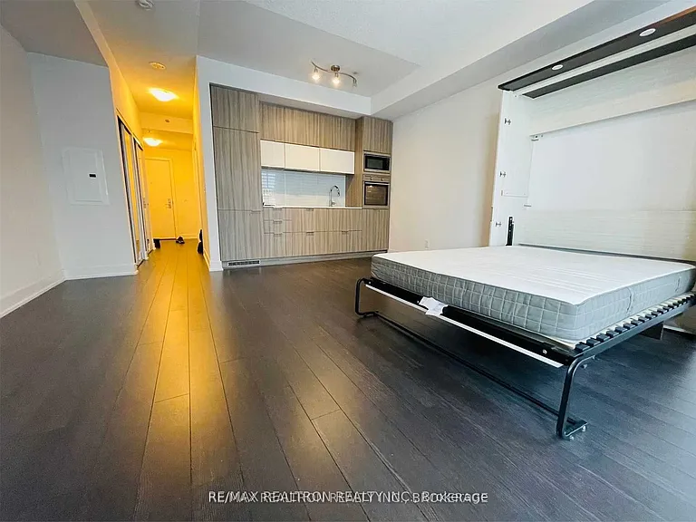 318 Richmond St W #1710 — Photo 8