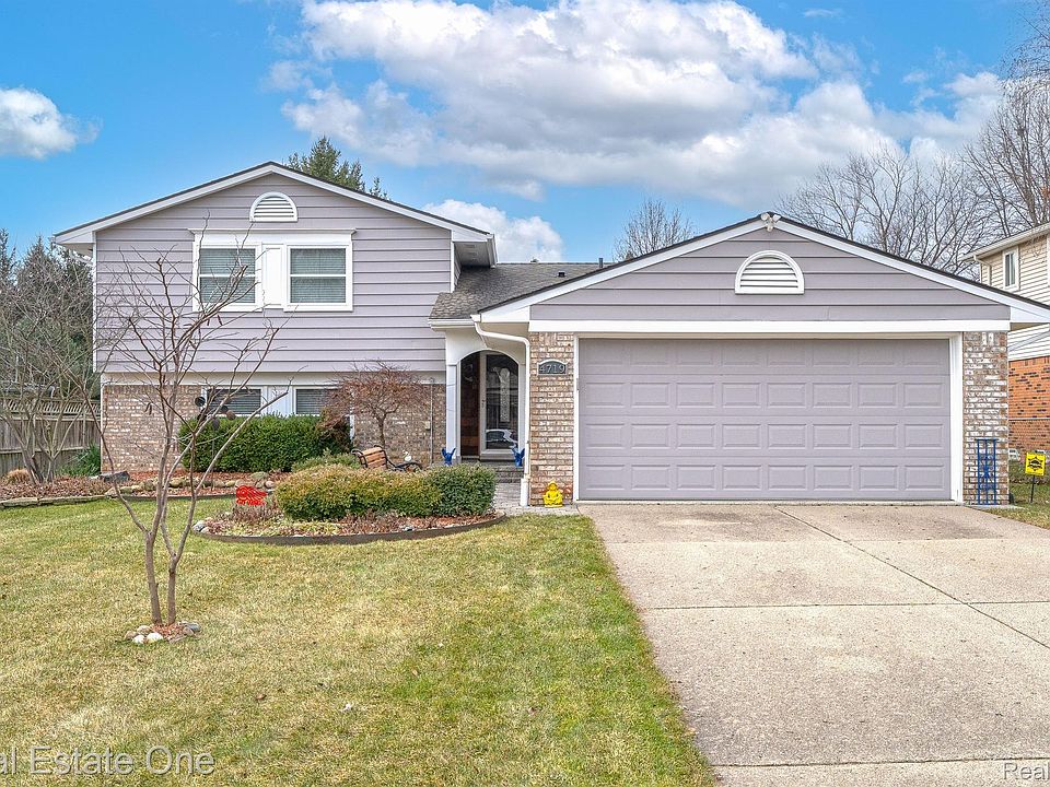1st image of 4719 Parkridge Dr