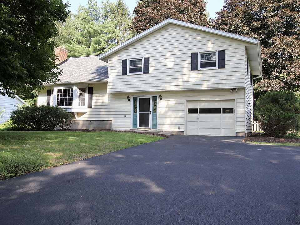 1st image of 10 Trice Dr