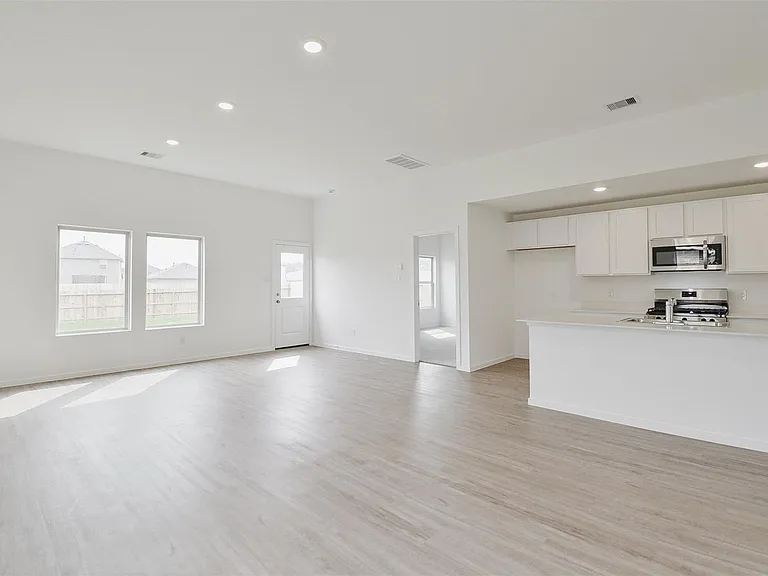 21811 Carpineti Ln — Photo 18