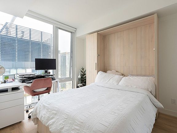 5th image of 501 Yonge St #1