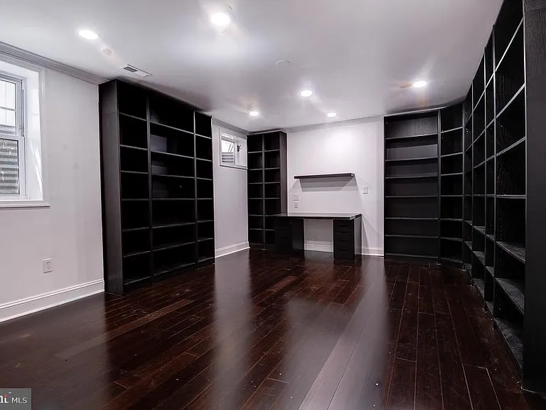 1628 Great Falls St — Photo 12