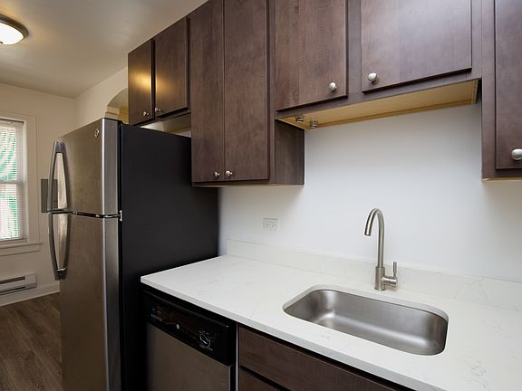 4th image of 2936 W Palmer St #802