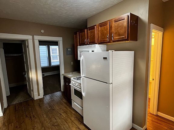 2nd image of 2050 Fairview Ave APT 2