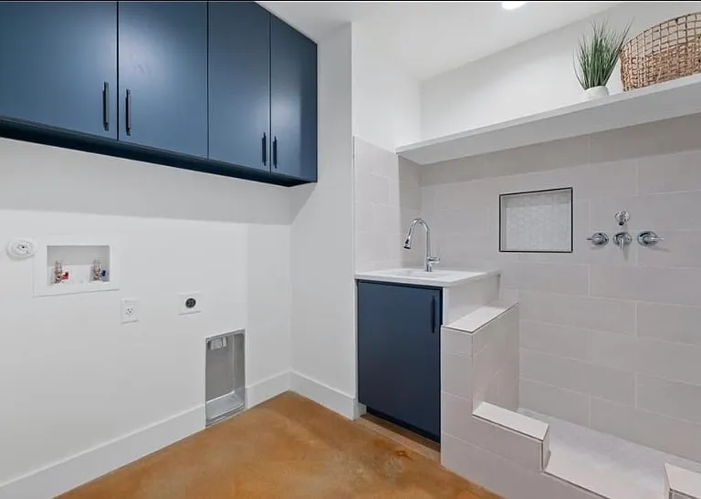 Pet washing area