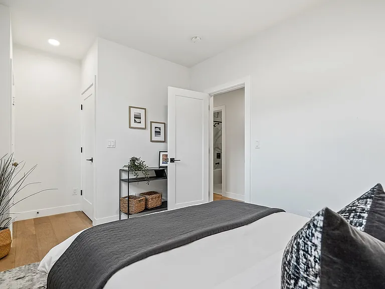437 Vermont St #437 — Photo 12