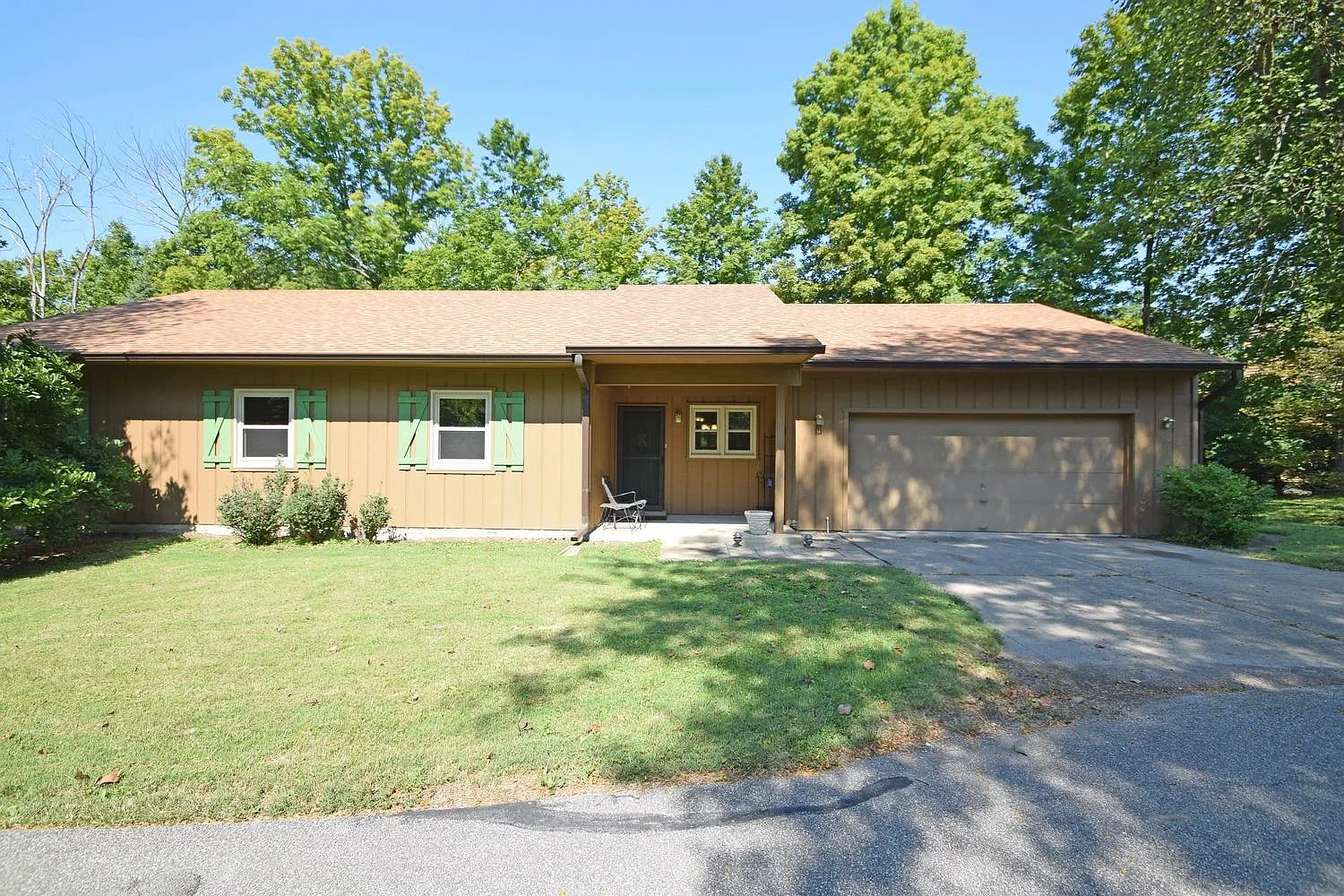 1087 Raintree Dr photo 1