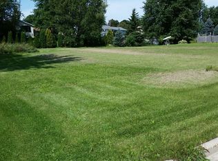 101 Fence Line Ave, Iron Ridge, WI 53035