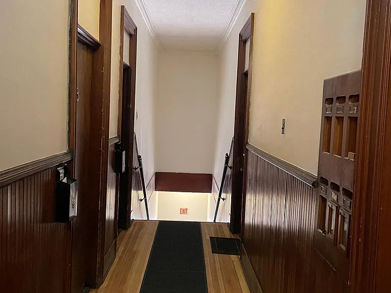 182 Pearl St #1 — Photo 7