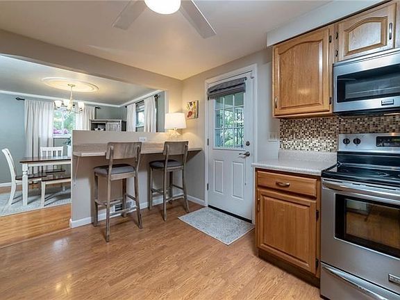4th image of 10668 Roseway Blvd