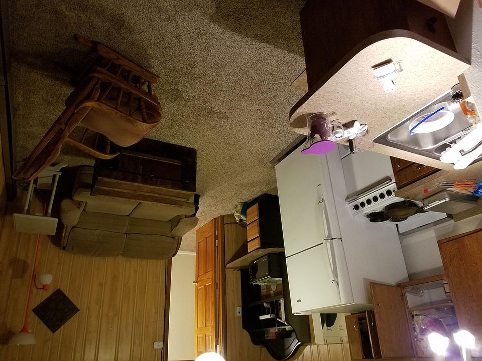 1st image of 124 8th Ave S #2