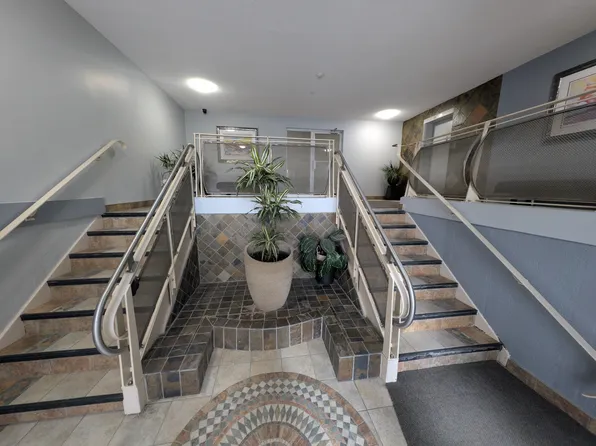 Aurora Towers - 90 Temperance Street, 90 Temperance St, Aurora, ON L4G 2P9