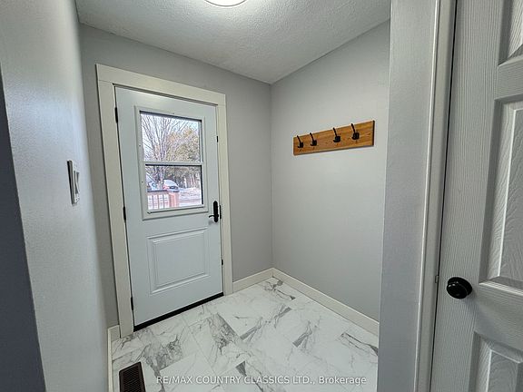 5th image of 29 Hemlock St