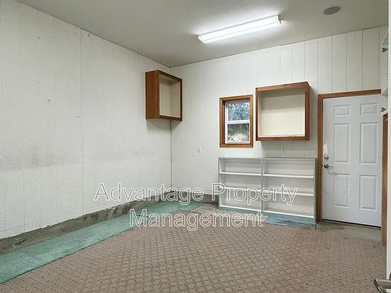 1340 SW Timian St — Photo 29
