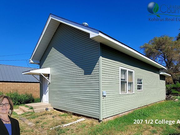 2nd image of 207 1/2 College St #A