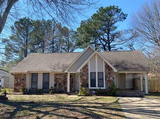 8401 Southernwood Cv, Southaven, MS 38671