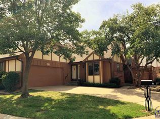 5615 SW Hawick Ln, Topeka, KS 66614