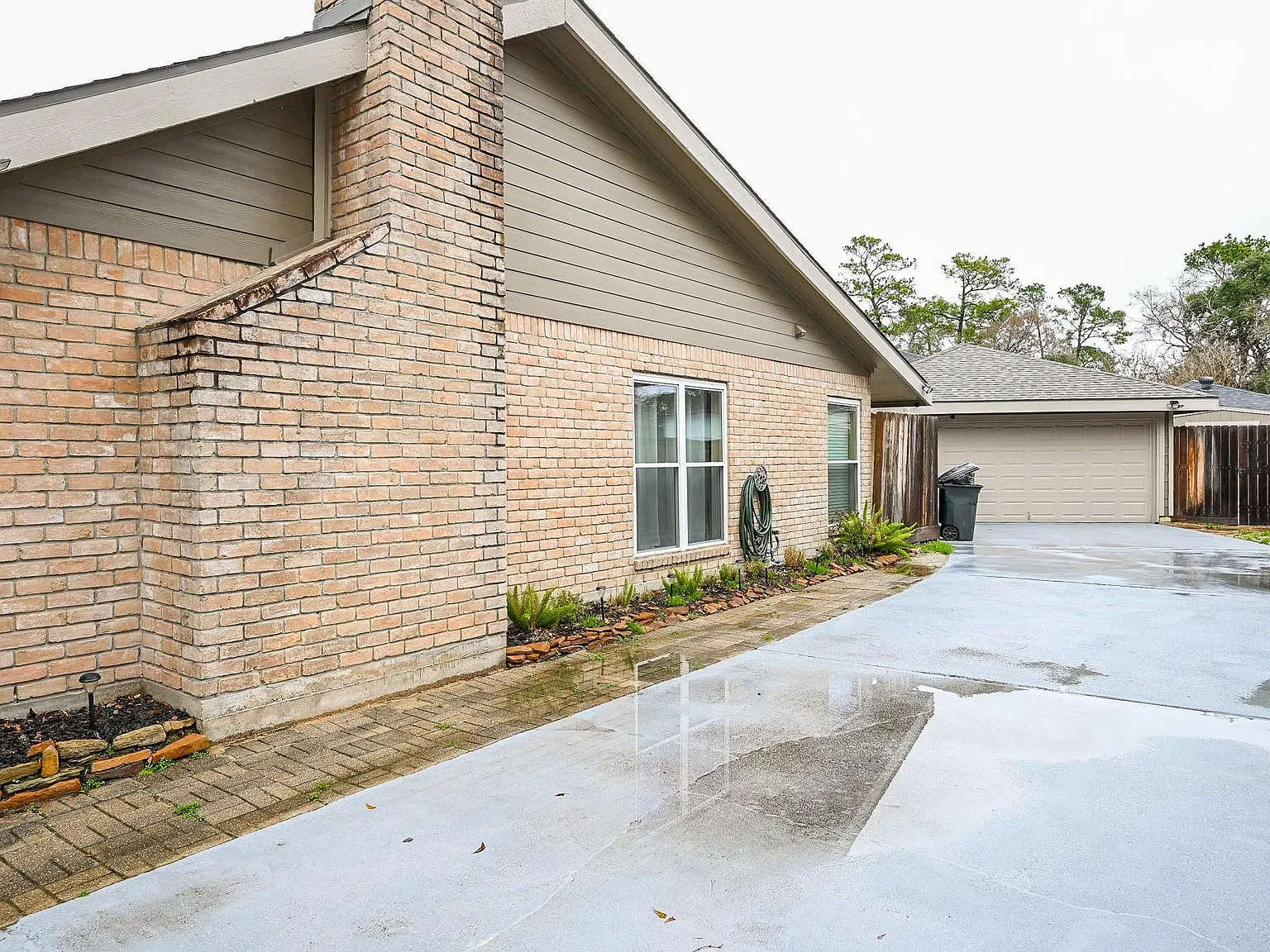 4 bed, 2.5 bath, 2698 sqft, $2,800 — Photo 3