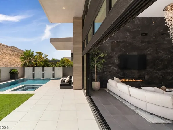 5201 Peak Climb Dr, Las Vegas, NV 89135