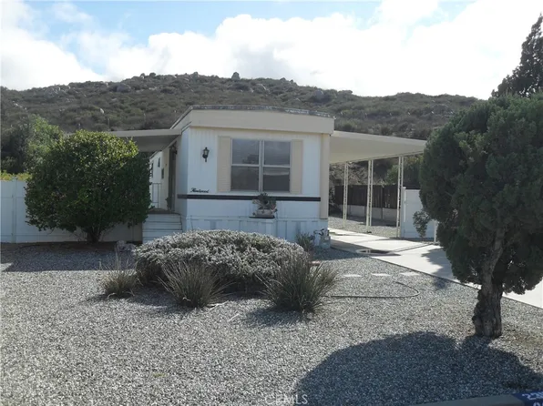 23170 Skylink Dr, Canyon Lake, CA 92587