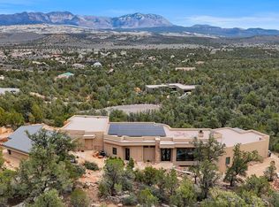 907 W Pinion Hills Dr, Dammeron Valley, UT 84783