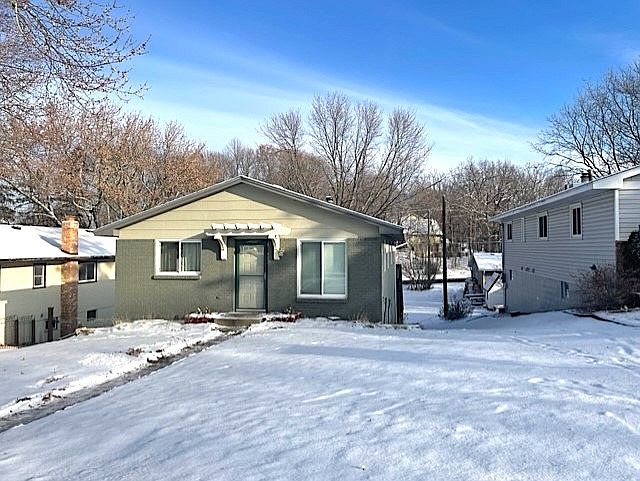 1st image of 2735 W Medicine Lake Dr