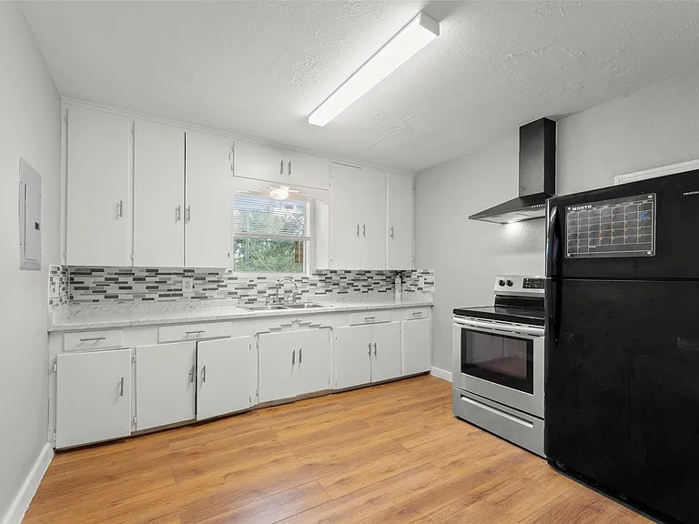 3420 Michigan St #9 — Photo 4
