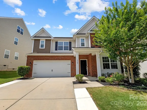 1569 Shannon Falls Dr, Fort Mill, SC 29715