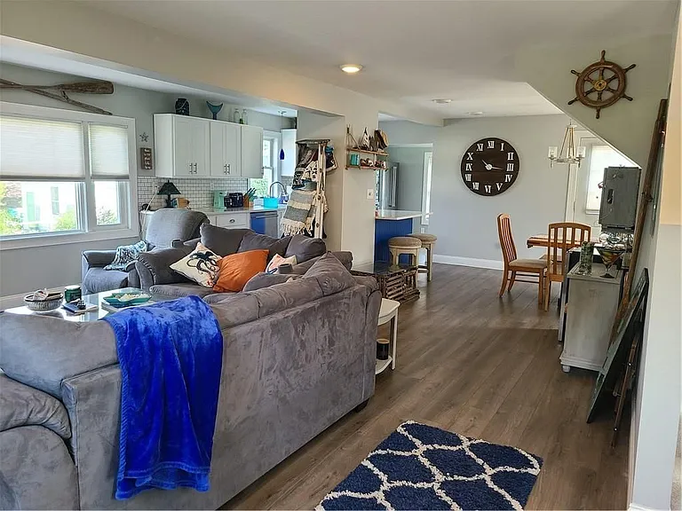 98 Alden Ave — Photo 12