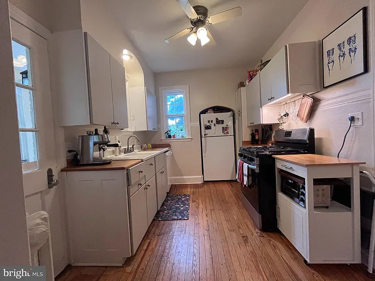 4036 Roland Ave #1 — Photo 16