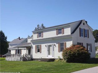 25 Steamboat Ave, Searsport, ME 04974