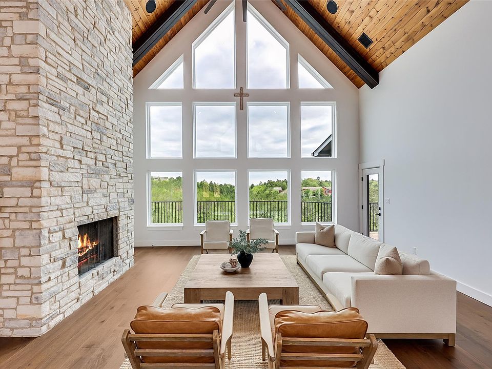 1st image of 169 Tall Forest Dr