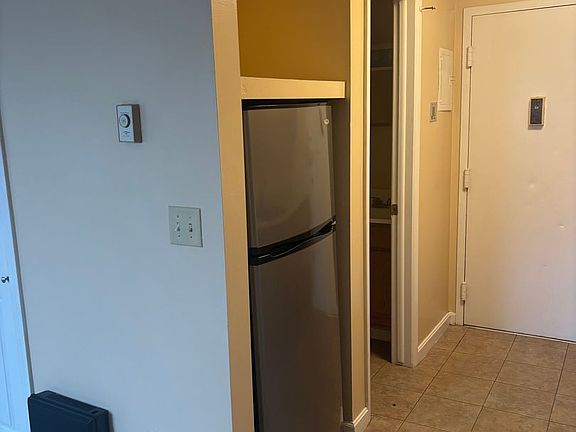 2nd image of 106-122 Polk St #10
